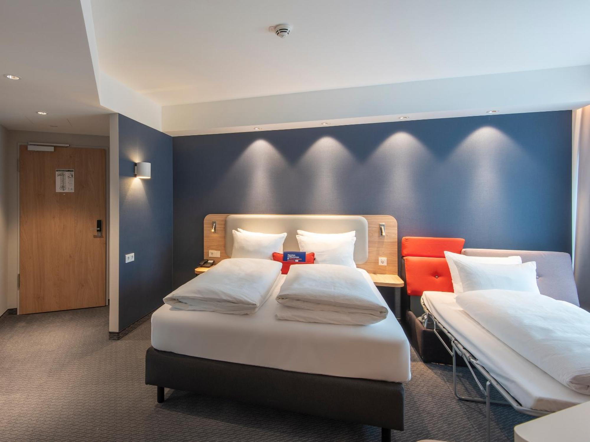 Holiday Inn Express Heilbronn By Ihg Exterior foto